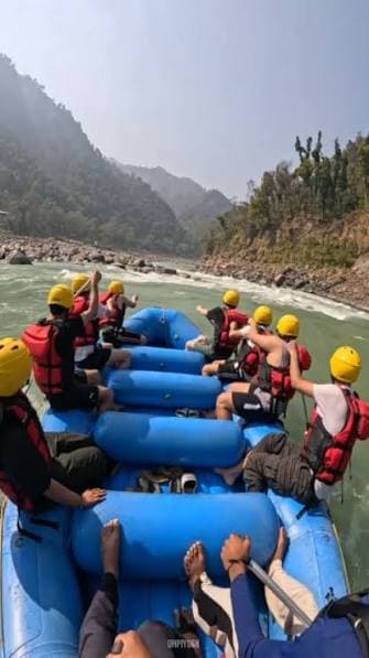 Uttarakhand : ऋषिकेश में राफ्टिंग के दौरान विवाद, चप्पुओं से मारपीट का वीडियो सोशल मीडिया पर वायरल