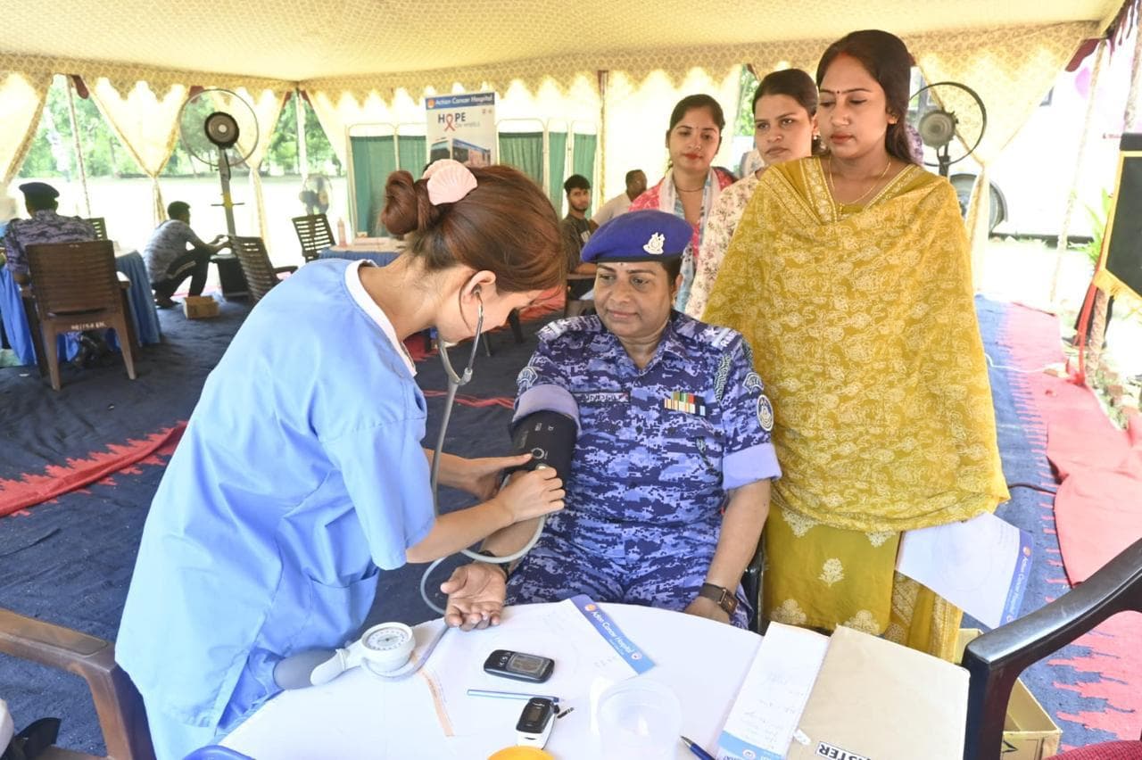 Delhi ; 194 द्रुत कार्य बल (RAF) बवाना कैंप में आयोजित हुआ महिलाओं एवं बच्चों के लिए विशेष स्वास्थ्य शिविर