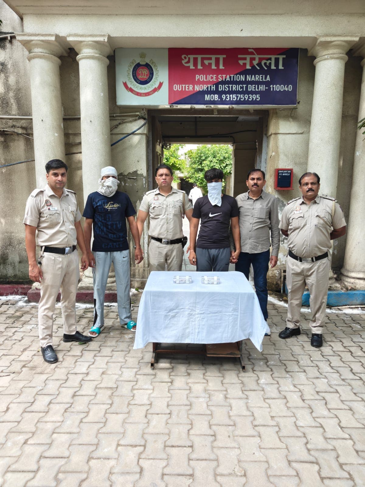 नरेला इलाके में हुई डकैती के मामले में पुलिस ने 2 आरोपियों को किया गिरफ्तार