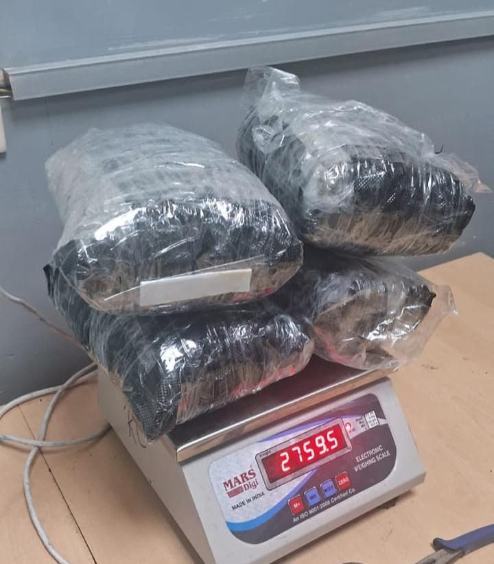 दिल्ली IGI एयरपोर्ट पर सूटकेस से निकला 2.76 KG गांजा, फुकेत से आया यात्री गिरफ्तार!