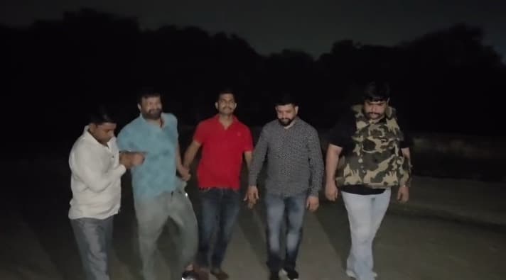 अलीपुर में पुलिस और गैंगस्टर के बीच मुठभेड़, नीरज बवाना-नवीन बाली गैंग का सक्रिय बदमाश गिरफ्तार