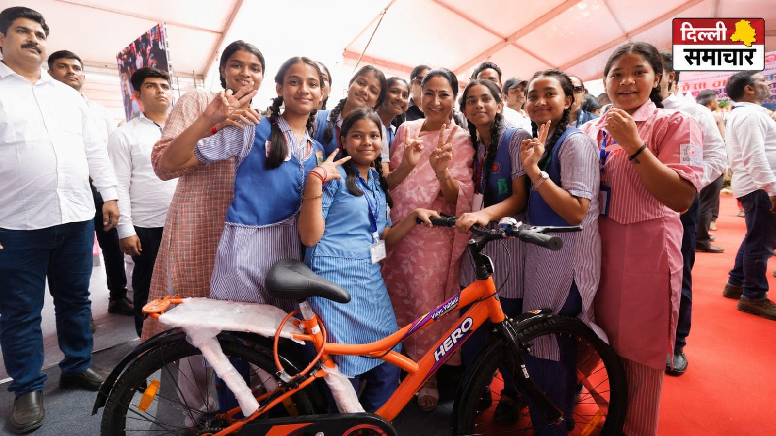दिल्ली विधानसभा में ‘विद्या वाहिनी’ की गूंज, छात्राओं को मिली मुफ्त साइकिल तो साइकिल घोटाले पर गरमाई सियासत