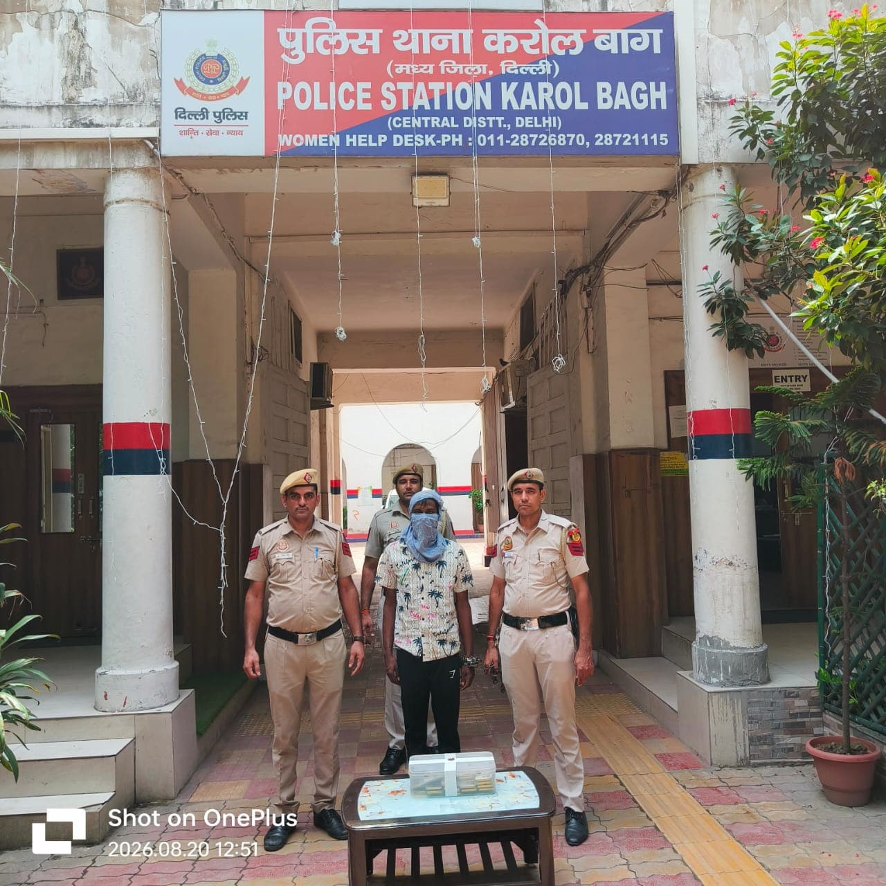 Delhi : करोल बाग में दुकान चोरी का खुलासा, 24 रिफर्बिश्ड iPhone बरामद