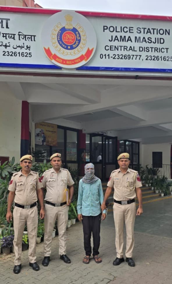 Delhi : जामा मस्जिद पुलिस ने शातिर वाहन चोर को दबोचा, चोरी की स्कूटी बरामद