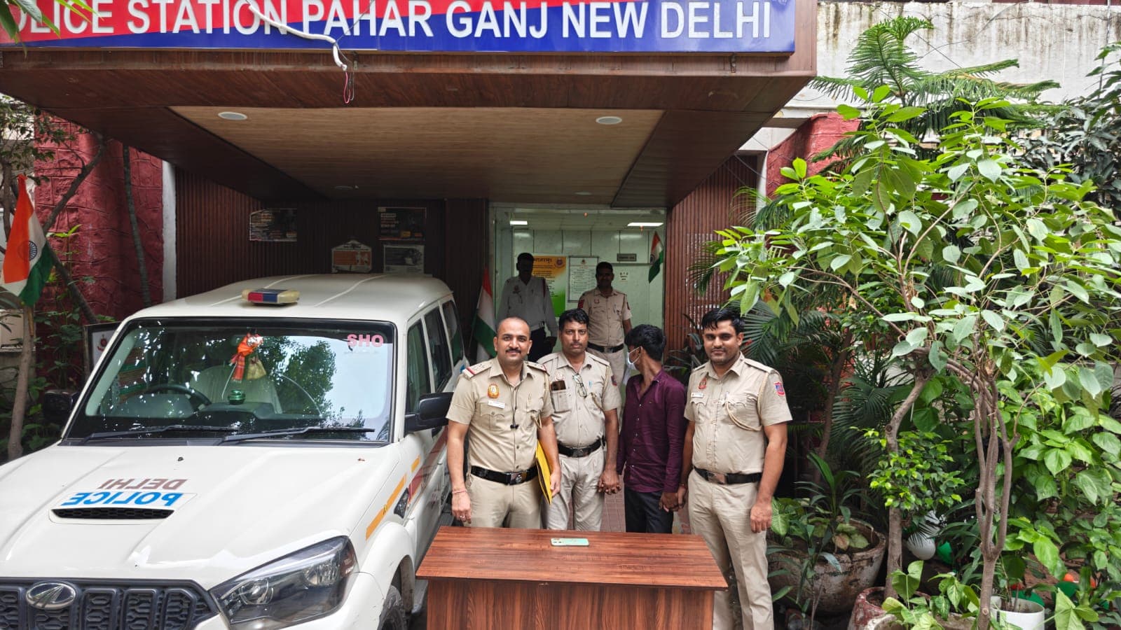Crime : नई दिल्ली रेलवे स्टेशन पर मोबाइल झपटमारी, आरोपी गिरफ्तार; OnePlus फोन बरामद