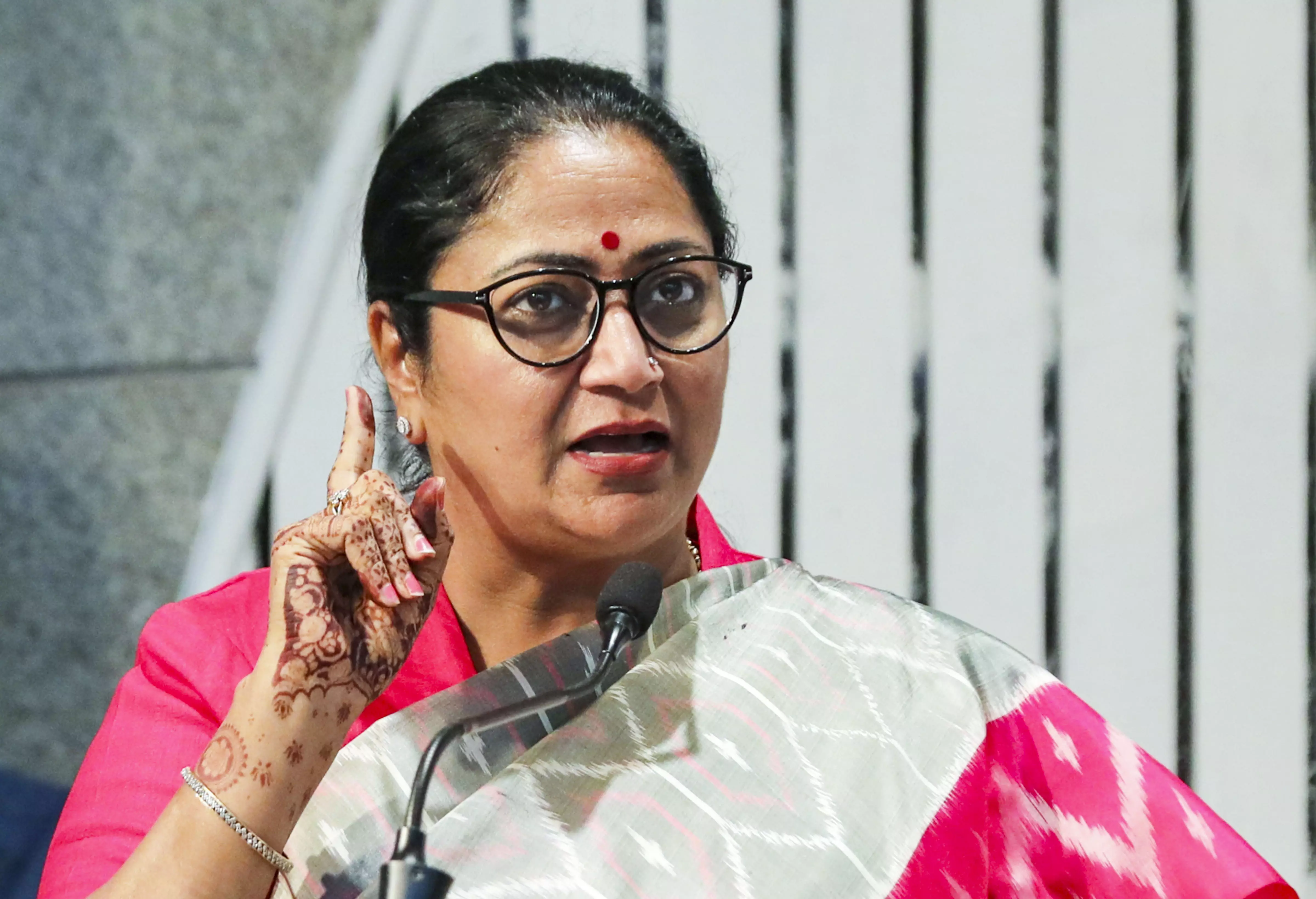 Delhi : साढ़े 3 साल के बच्चे से मारपीट पर CM रेखा गुप्ता का सख्त एक्शन, मौजपुर का प्ले स्कूल सील