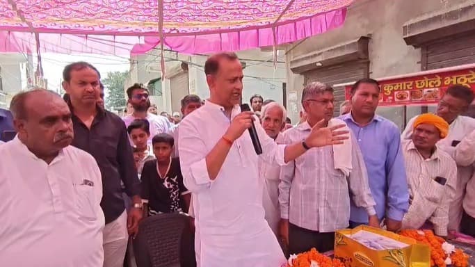 Delhi : बवाना के कृष्णा कॉलोनी में HT विद्युत लाइन स्थानांतरण का शिलान्यास, करीब 87 लाख रुपये का बजट पास!