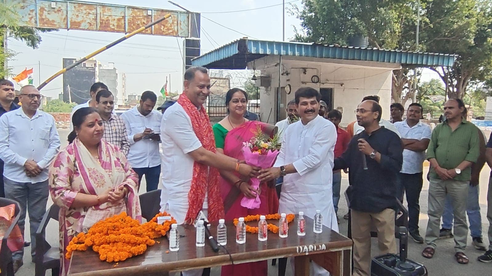 Delhi : बवाना के उपवन अपार्टमेंट्स में बुनियादी ढांचा सुधार की शुरुआत: ₹2.5 करोड़ की लागत से विकास कार्यों का उद्घाटन..!