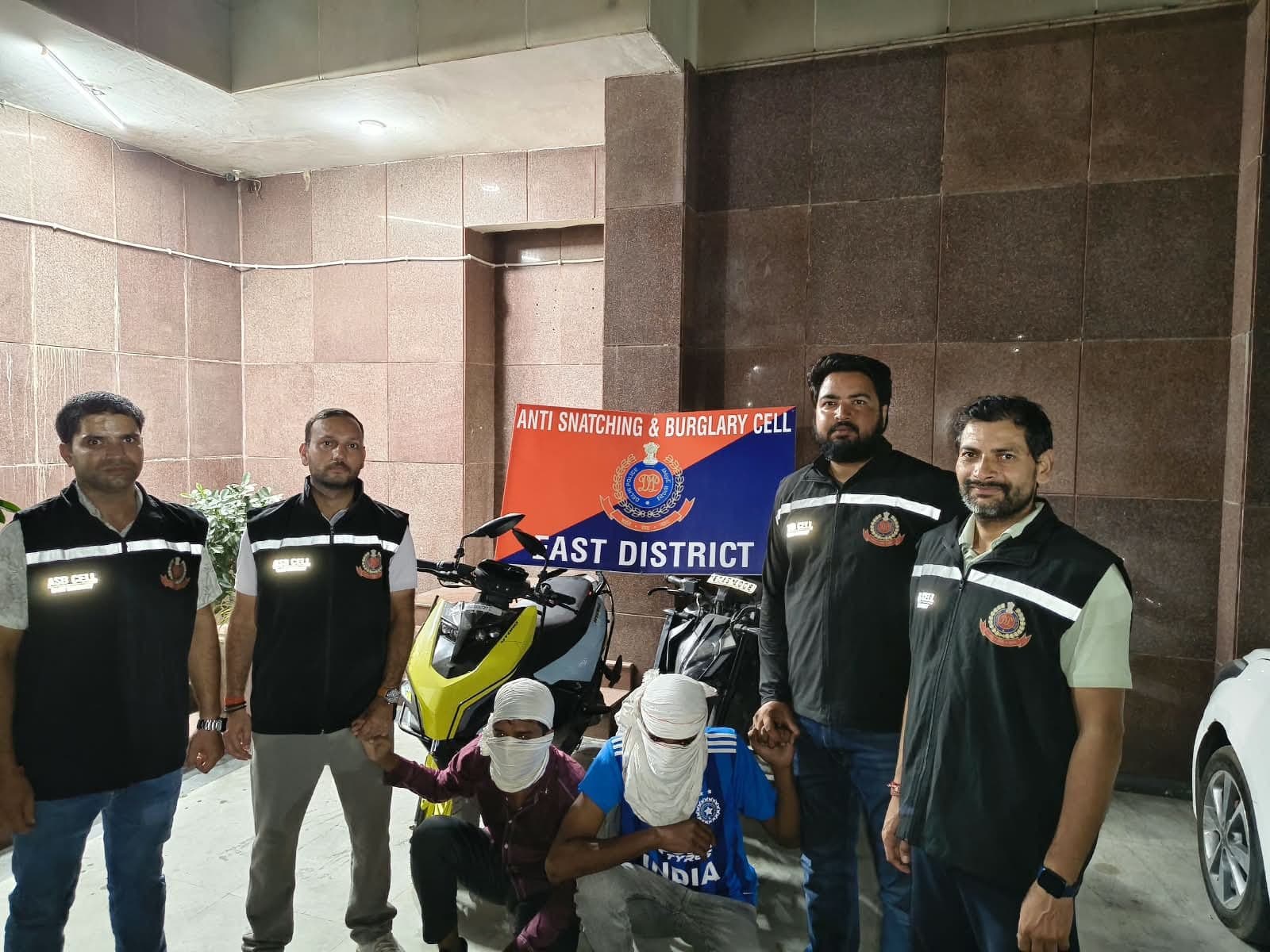Delhi : दिल्ली में 650 CCTV कैमरों का जाल, ईस्ट जिला पुलिस ने दो झपटमारों को दबोचा