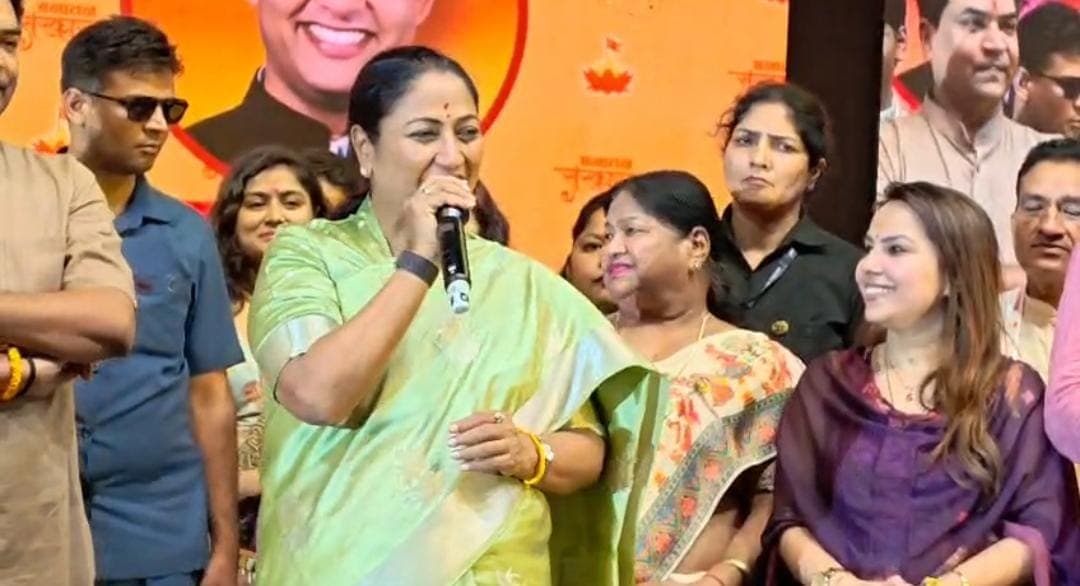 Delhi : रोहिणी में सनातन संस्कारम की रामलीला में उमड़ा आस्था का सैलाब, CM रेखा गुप्ता ने खेला डांडिया!